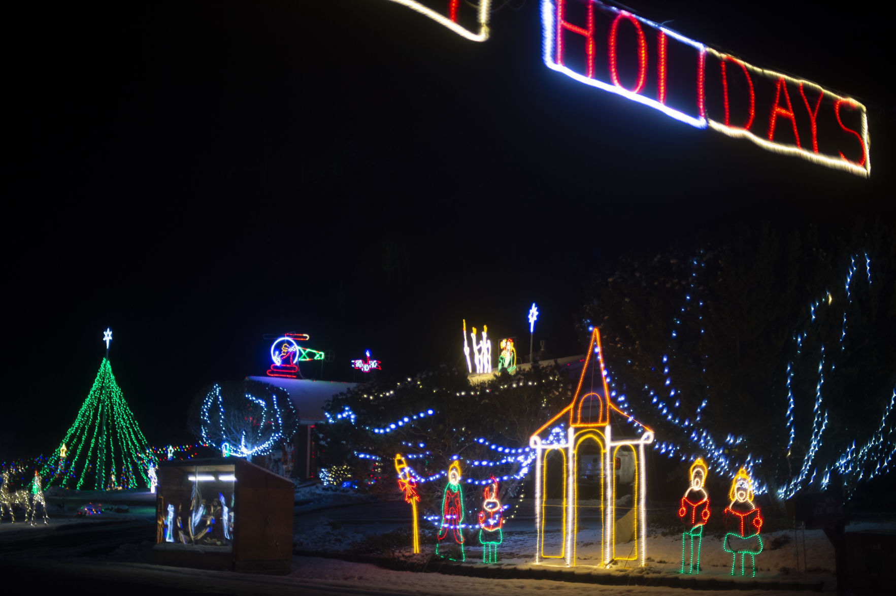 Holiday light displays